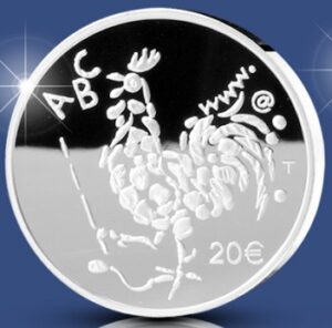 Reverso de la moneda de plata dedicada al centenario de la Ley de Enseñanza Obligatoria de Finlandia